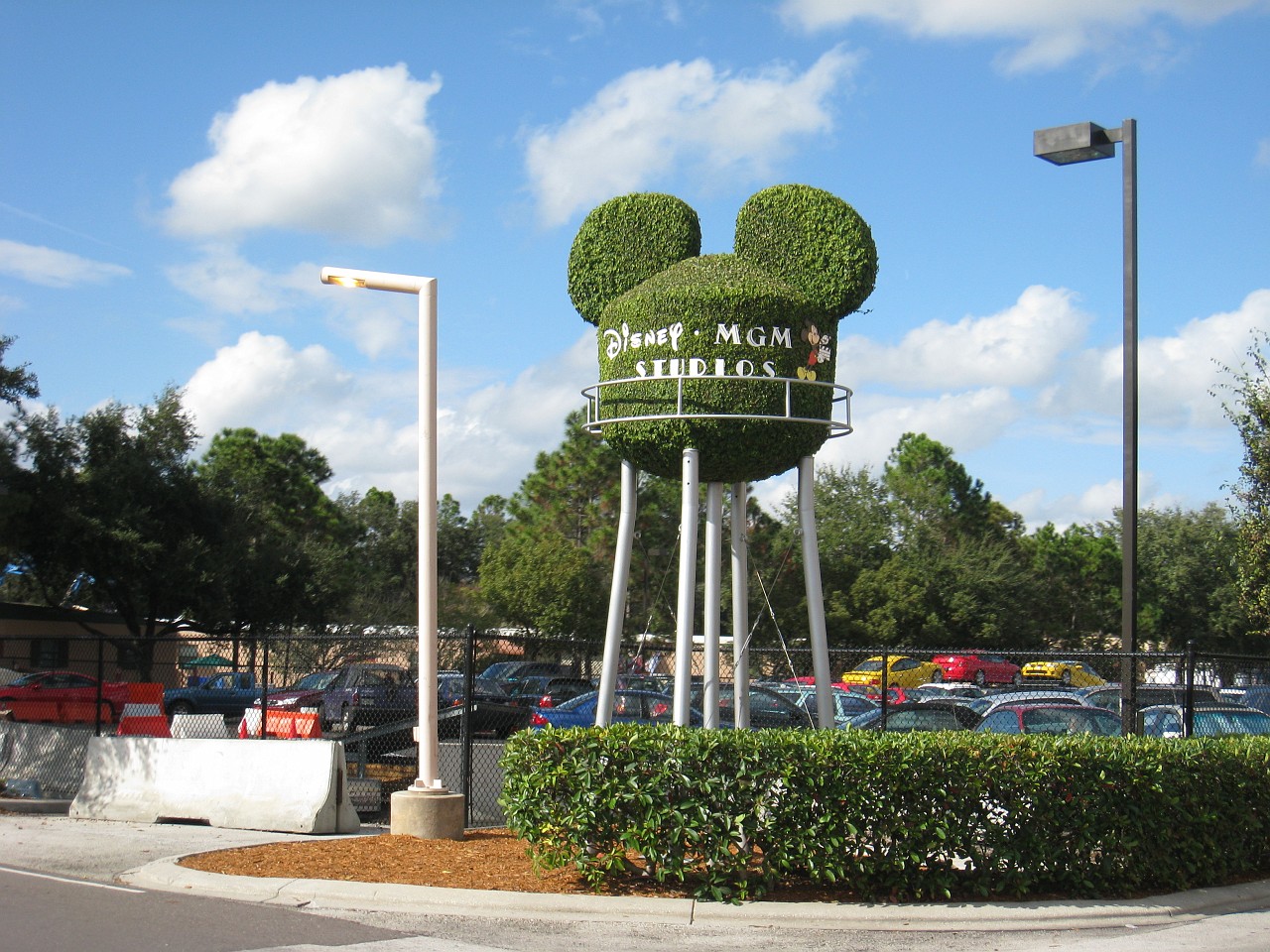 Vacation 2007-12 - Beaches Disney Hotels 0808.jpg - On the 2007-08 Florida vacation we visited beaches from Fort Myers to Sanibel Island sampling local food along the way. Green water and white sugar beaches! Arriving at Disney World we visited several of the theme resorts.